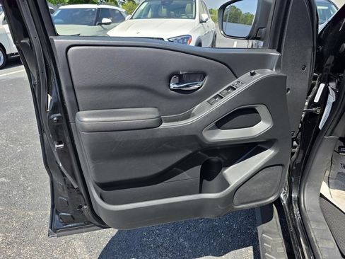 Used 2022 Nissan Frontier SV RWD image 13