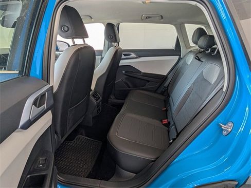 Used 2025 Volkswagen Taos SE w/ Black Wheel Package image 6