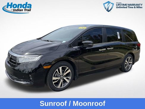 Used 2024 Honda Odyssey Touring image 3