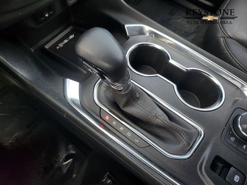 Used 2023 Chevrolet Traverse LT image 21