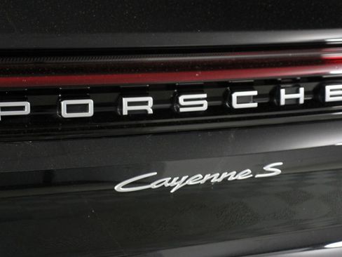 Certified 2025 Porsche Cayenne S AWD/4WD image 22