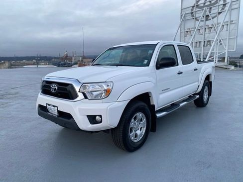 Used 2013 Toyota Tacoma 4x4 Double Cab image 4