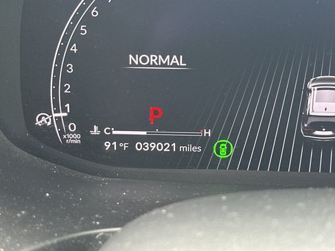 Used 2022 Acura MDX SH-AWD image 26