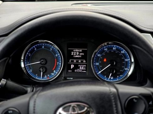 Used 2019 Toyota Corolla LE image 14