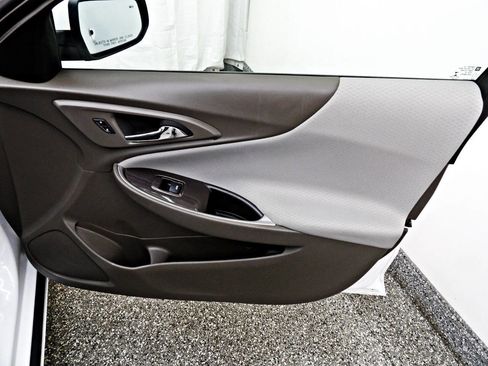 Used 2022 Chevrolet Malibu LT image 11