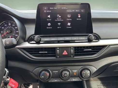 Used 2024 Kia Forte LXS image 25