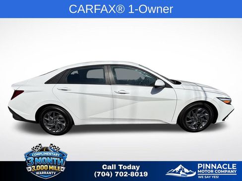 Used 2024 Hyundai Elantra SEL FWD image 3