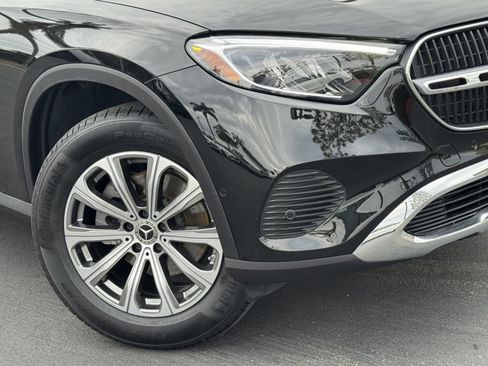 Used 2025 Mercedes-Benz GLC 300 4MATIC image 2