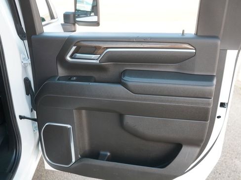 Used 2024 Chevrolet Silverado 2500 LT AWD/4WD image 24