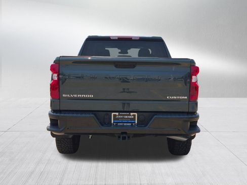 Used 2025 Chevrolet Silverado 1500 Custom Trail Boss AWD/4WD image 4