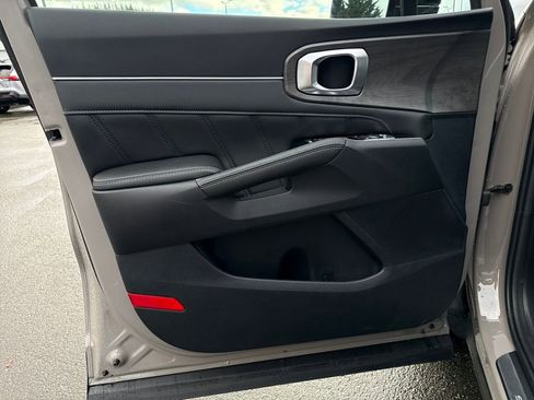 New 2025 Kia Sorento SX image 19