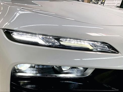 Used 2023 BMW i7 xDrive60 w/ Executive Package 2 AWD/4WD image 31