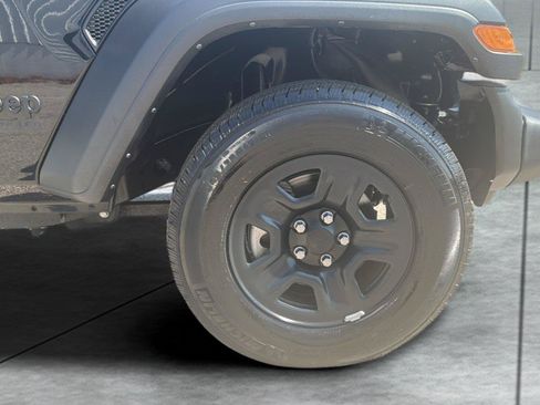 Used 2022 Jeep Wrangler Unlimited Sport AWD/4WD image 24