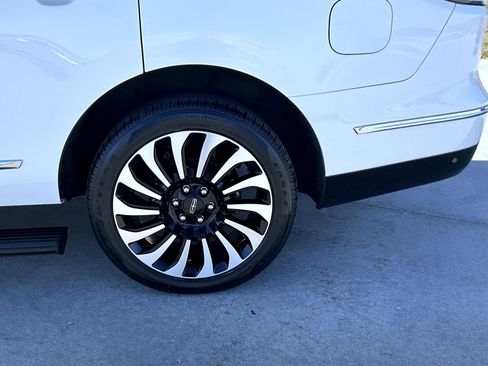 Certified 2023 Lincoln Navigator Black Label image 24