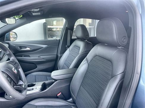 Used 2025 Buick Envista Preferred w/ Advanced Safety Package image 10