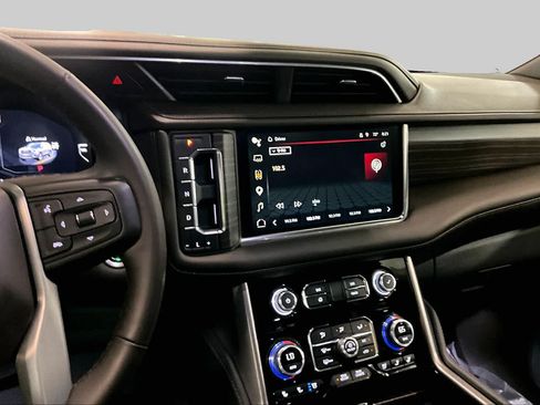 Used 2024 GMC Yukon Denali AWD/4WD image 7