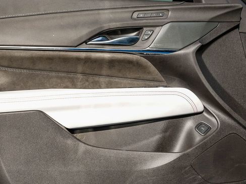 Used 2023 Cadillac CT4 V Blackwing w/ LPO, Bronce Accent Package image 21