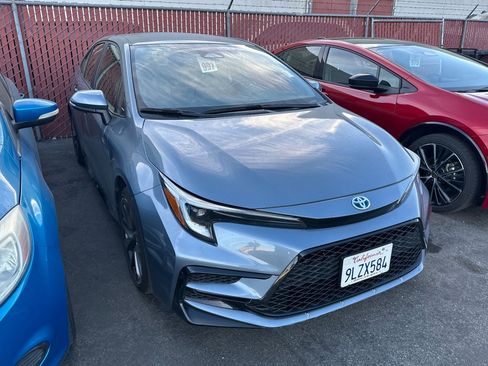 Used 2024 Toyota Corolla SE w/ Convenience Package image 2