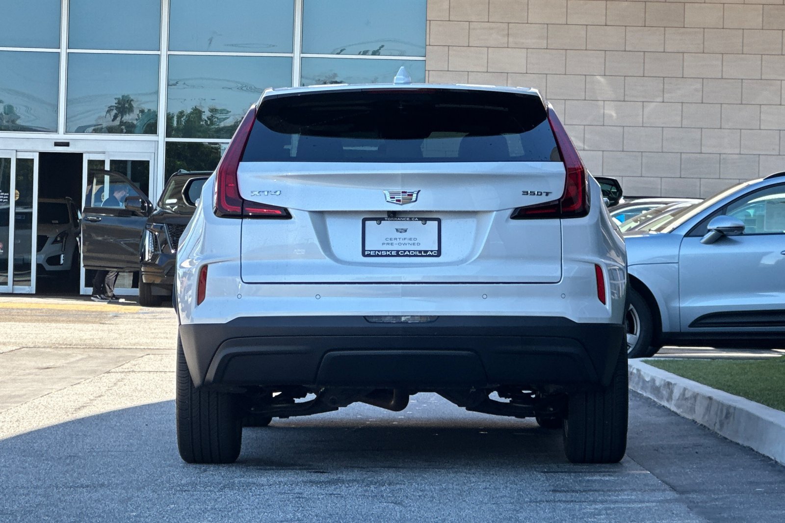 Used 2024 Cadillac XT4 Luxury FWD image 5