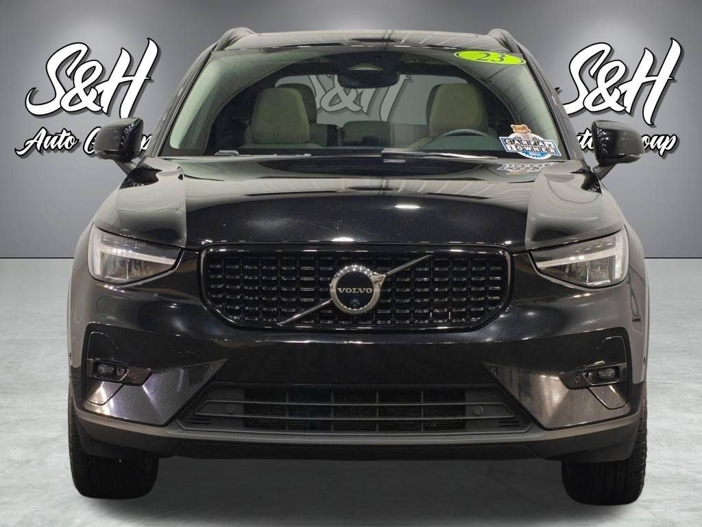 Used 2023 Volvo XC40 B4 Ultimate FWD image 18