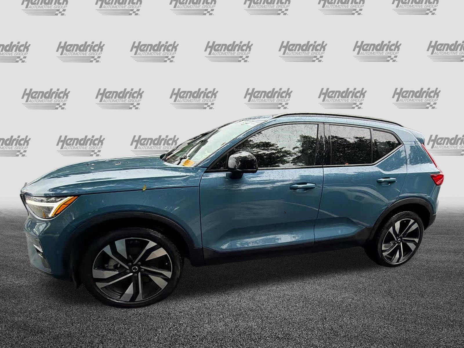 Certified 2024 Volvo XC40 B5 Ultimate w/ Protection Package Premier AWD/4WD image 11