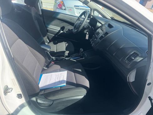 Used 2017 Kia Forte LX image 22