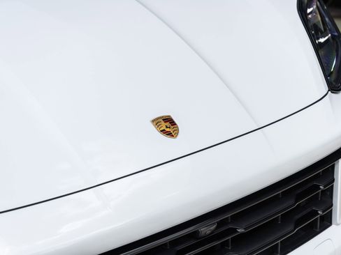 Certified 2024 Porsche Cayenne Coupe image 21