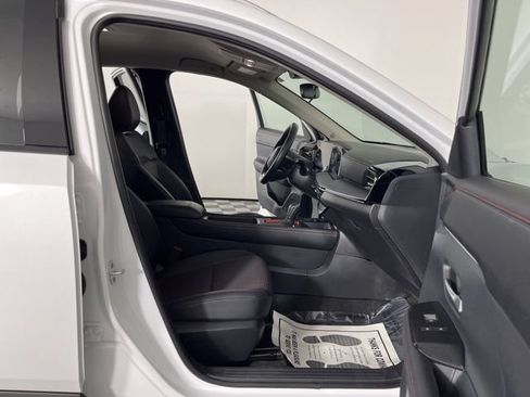 Certified 2025 Nissan Kicks SR FWD image 38
