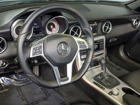 Used 2012 Mercedes-Benz SLK 350 image 21