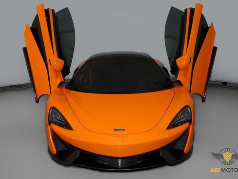 Used 2018 McLaren 570S Spider image 4