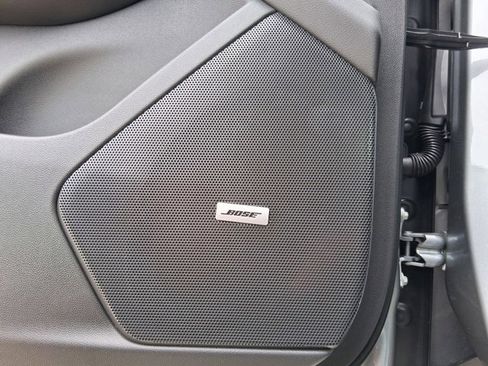 New 2025 Cadillac XT6 Luxury image 17