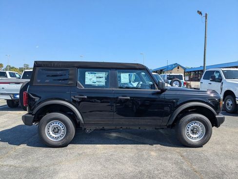 New 2025 Ford Bronco 4-Door image 3
