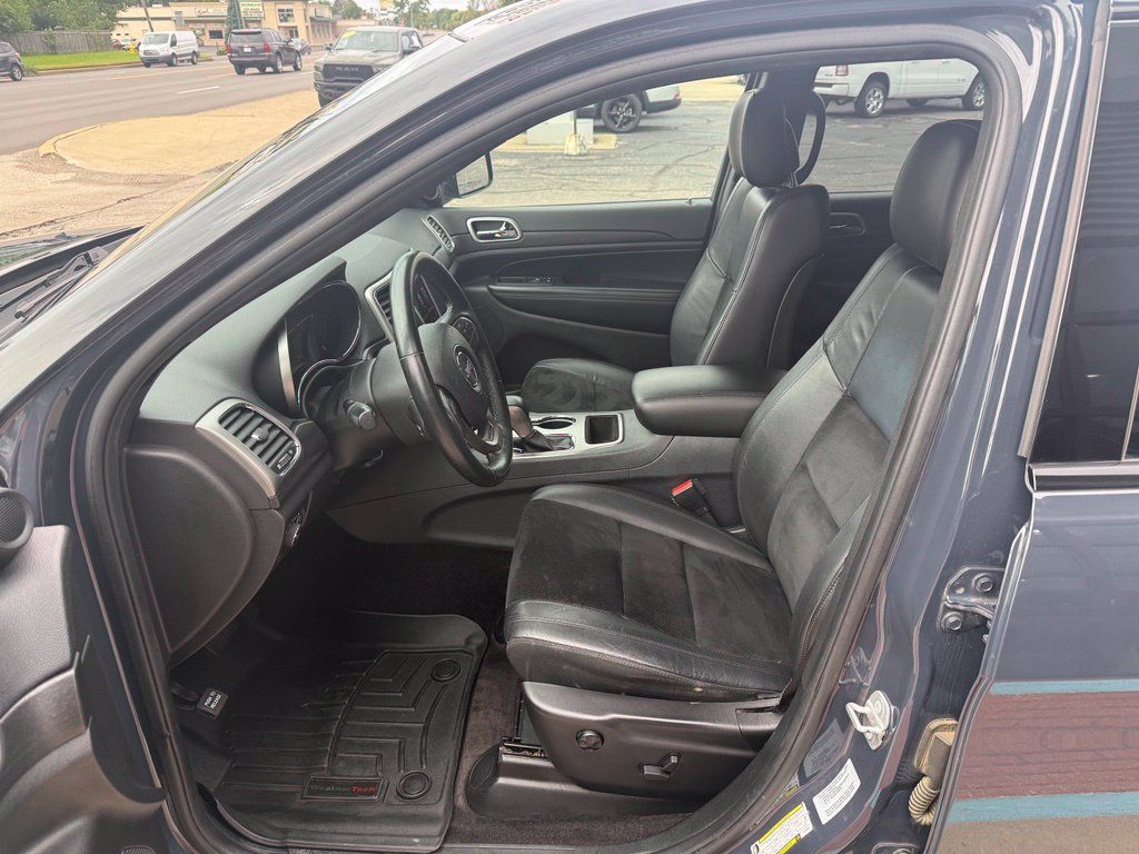Used 2018 Jeep Grand Cherokee Altitude AWD/4WD image 15