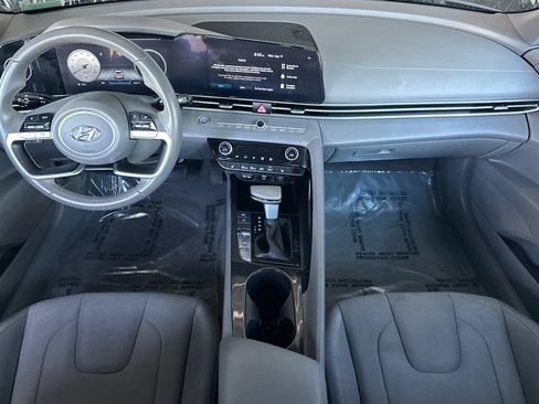 Used 2023 Hyundai Elantra SEL w/ Convenience Package FWD image 14