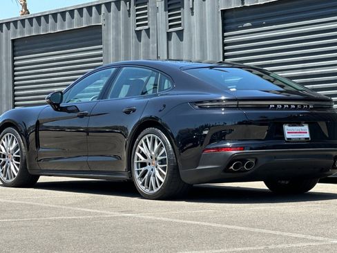 Used 2026 Porsche Panamera image 3