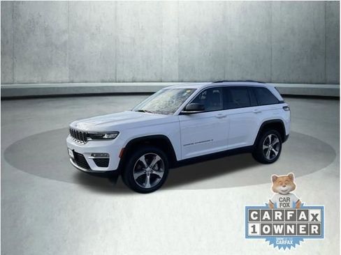 Used 2023 Jeep Grand Cherokee Limited AWD/4WD image 3