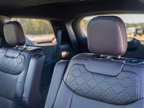 Certified 2025 Ford Explorer Platinum w/ Ultimate Package image 22