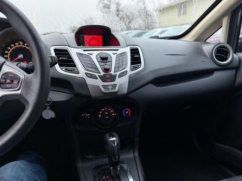 Used 2013 Ford Fiesta SE image 14