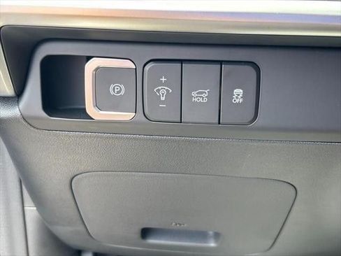 Used 2025 Hyundai Santa Fe SEL image 11