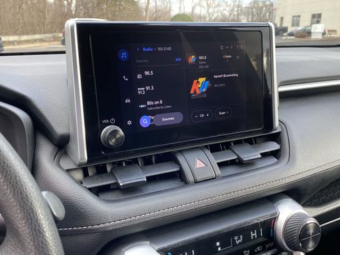 Used 2023 Toyota RAV4 XLE image 32