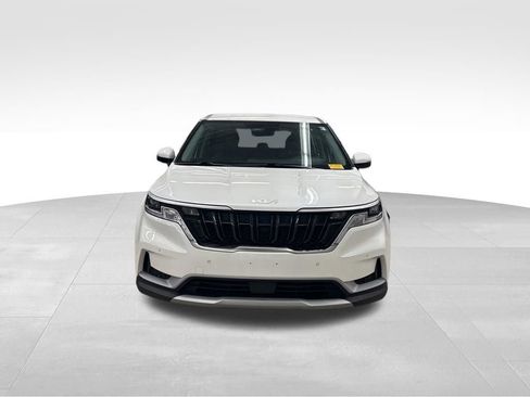 Used 2023 Kia Carnival EX FWD image 6