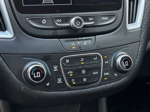 Used 2023 Chevrolet Malibu LT FWD image 18