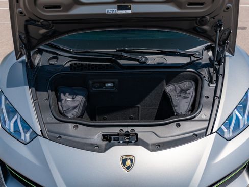 Used 2017 Lamborghini Huracan LP 580-2 RWD image 38