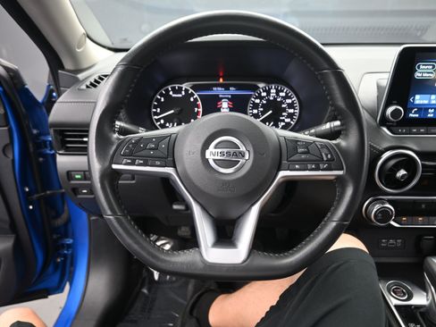 Certified 2022 Nissan Sentra SV image 18