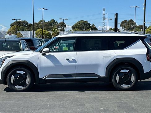 New 2026 Kia EV9 Wind AWD/4WD image 7