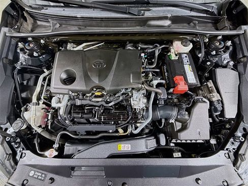 Certified 2021 Toyota Camry SE image 27