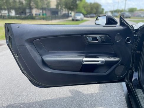 Used 2018 Ford Mustang Coupe w/ Equipment Group 101A RWD image 25