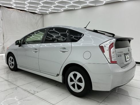 Used 2015 Toyota Prius Two FWD image 12