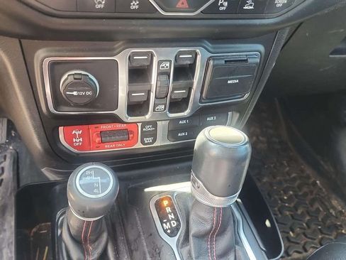 Used 2021 Jeep Gladiator Rubicon AWD/4WD image 11