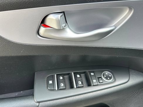 Used 2024 Kia Forte LXS FWD image 13